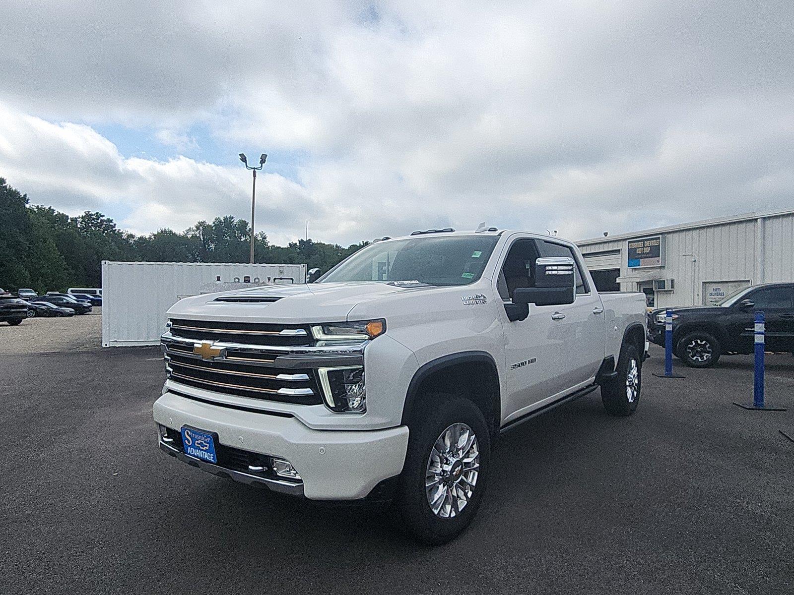 White (Iridescent Pearl Tricoat) 2021 Chevrolet Silverado 3500HD Pickup Truck Four-Wheel Drive Automatic