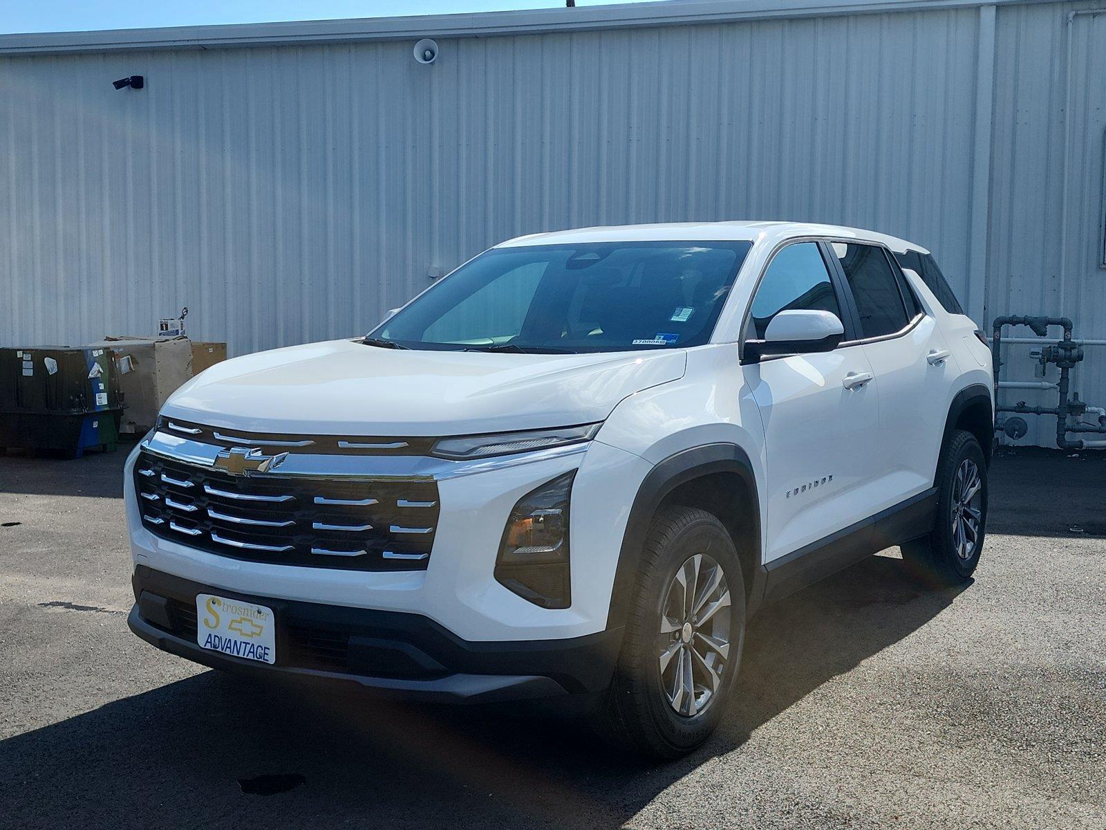 Summit White 2027 Chevrolet Equinox SUV / Crossover Front-Wheel Drive 8-Speed Automatic