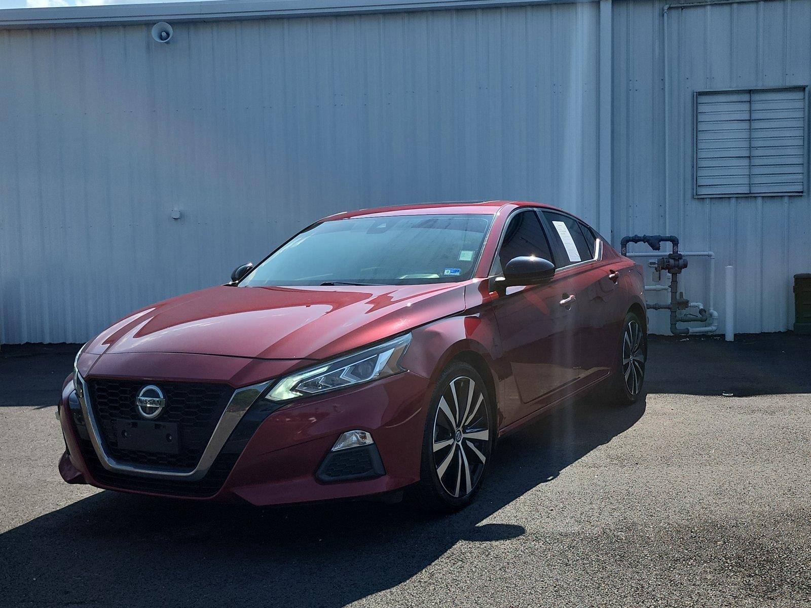 Red (Scarlet Ember Tintcoat) 2021 Nissan Altima Sedan Front-Wheel Drive Continuously Variable Transmission