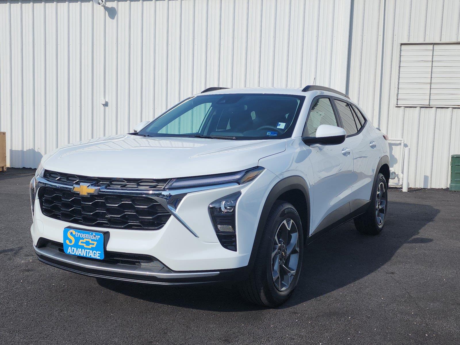 Summit White 2026 Chevrolet Trax SUV / Crossover Front-Wheel Drive 6-Speed Automatic