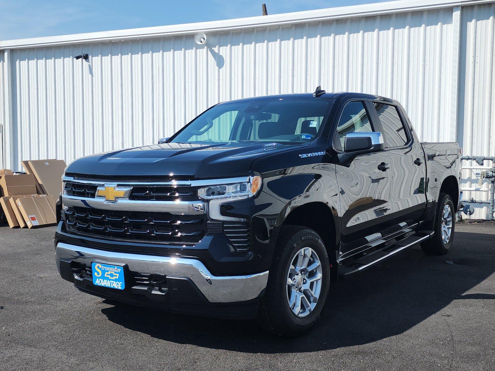 Black 2026 Chevrolet Silverado 1500 Pickup Truck Four-Wheel Drive 8-Speed Automatic