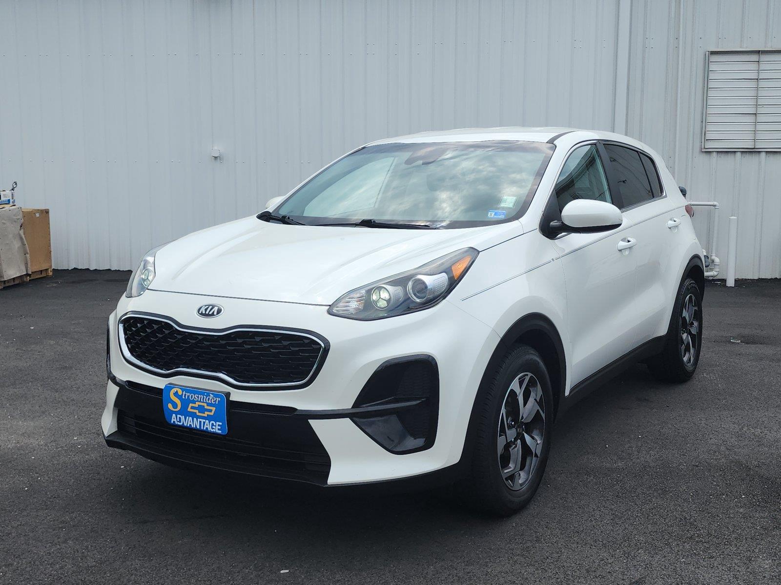 Snow White Pearl 2022 Kia Sportage SUV / Crossover Front-Wheel Drive Automatic