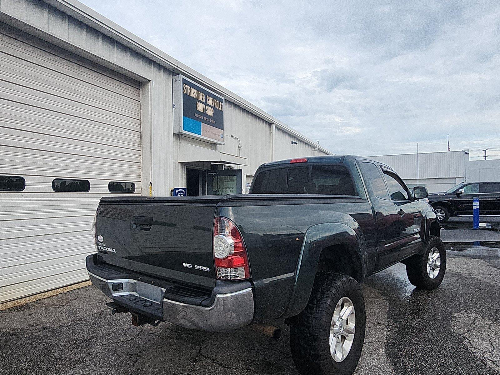 View vehicle photo 5