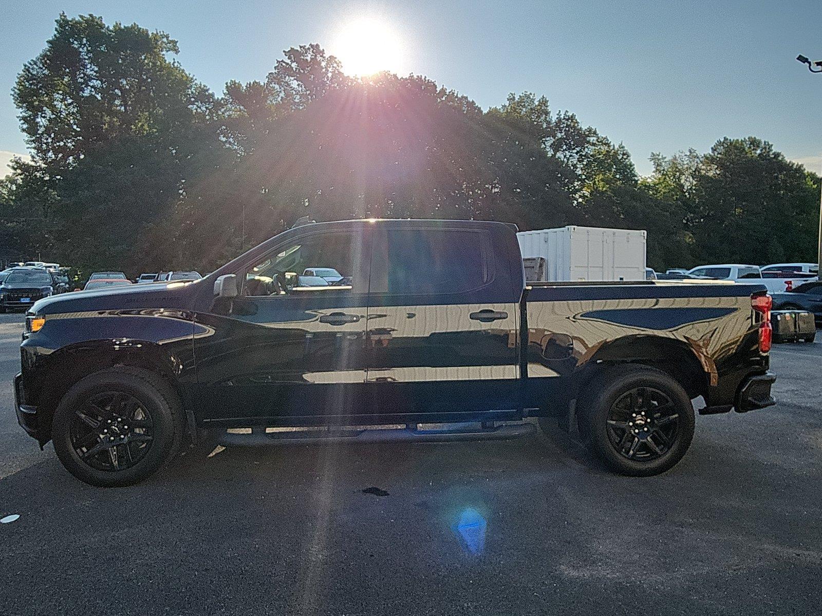 View vehicle photo 2