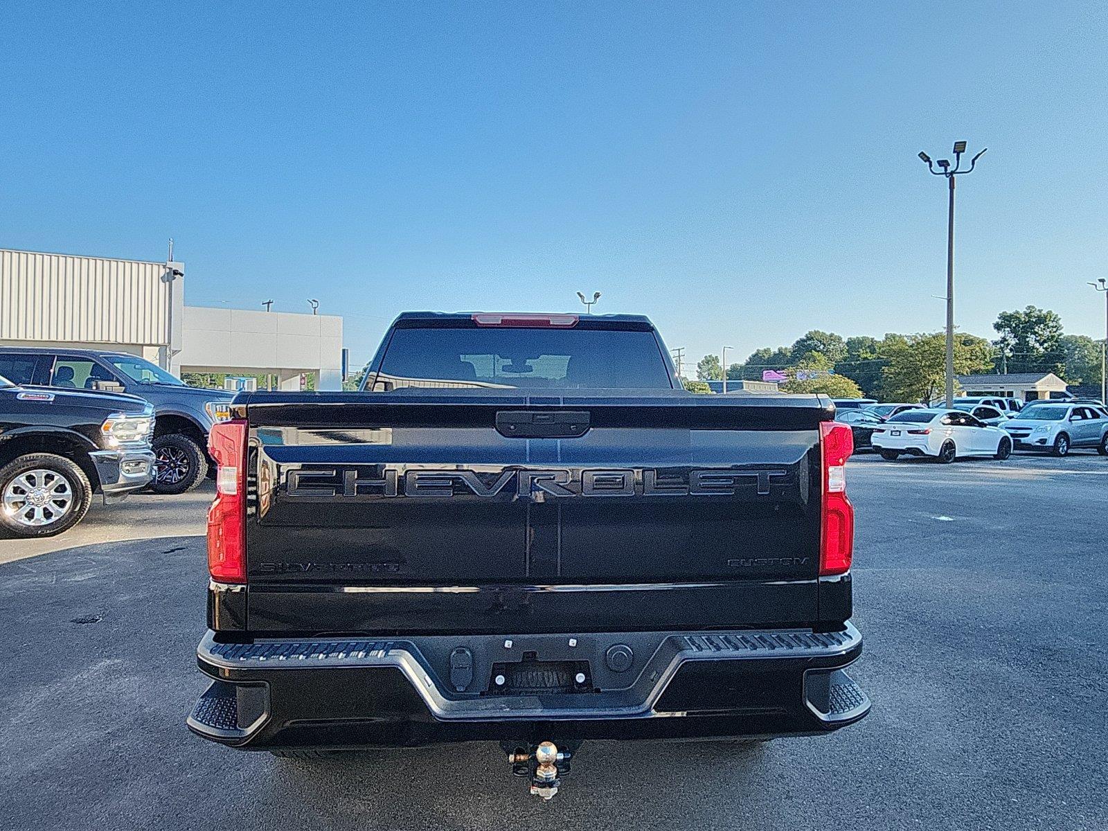 View vehicle photo 4