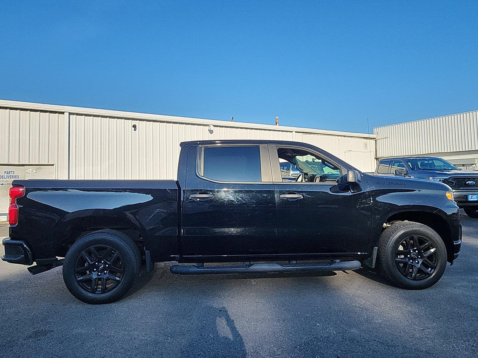 View vehicle photo 6