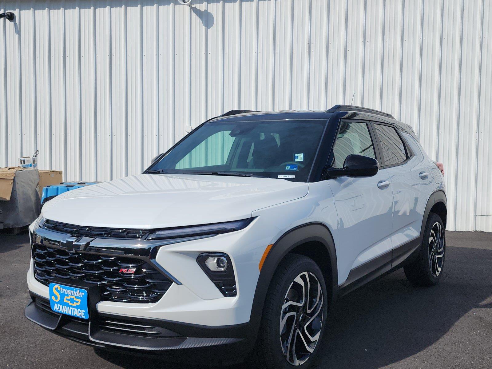 White (Iridescent Pearl Tricoat) 2026 Chevrolet Trailblazer SUV / Crossover Four-Wheel Drive 9-Speed Automatic