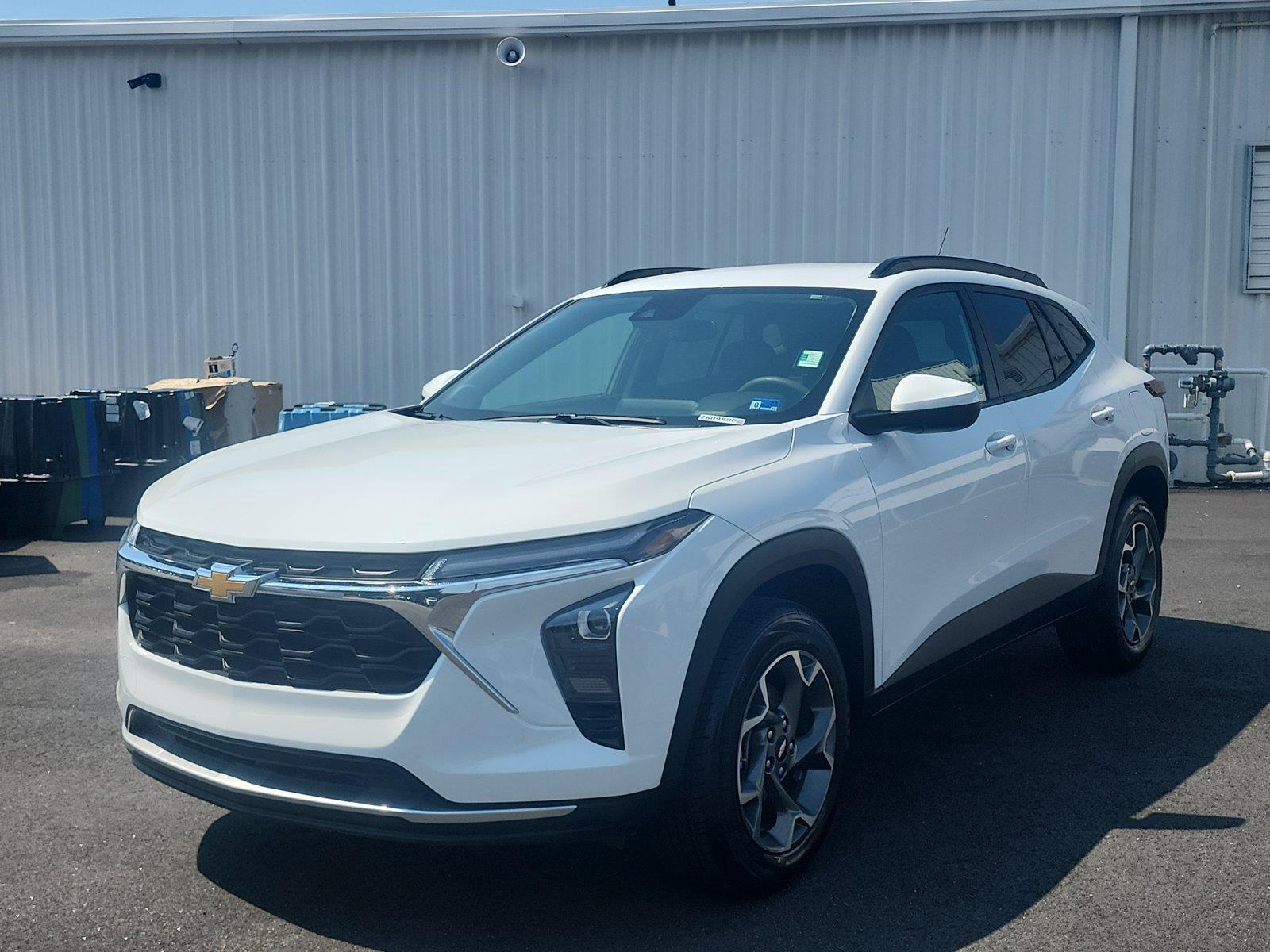 Summit White 2025 Chevrolet Trax SUV / Crossover Front-Wheel Drive 6-Speed Automatic