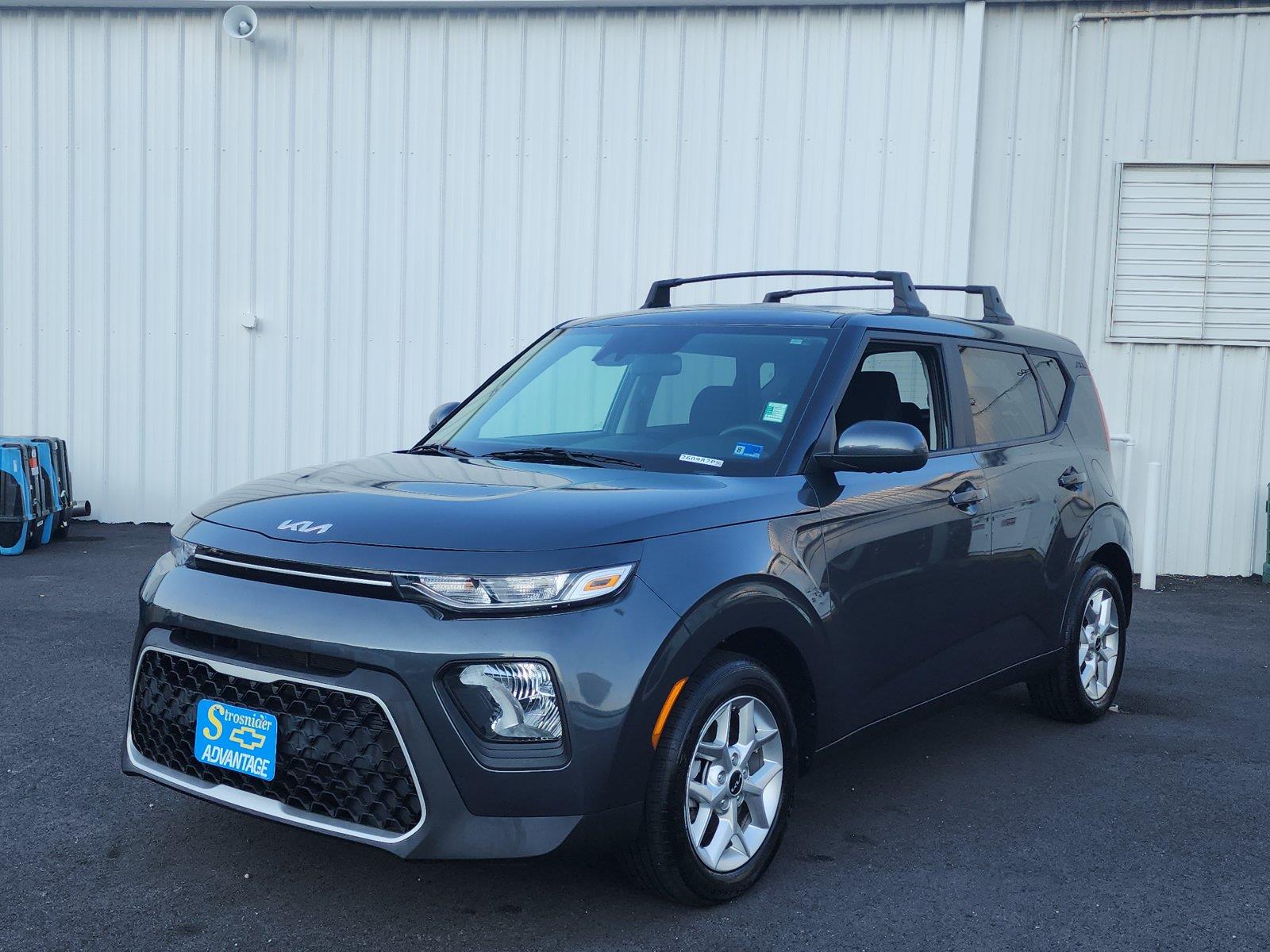 Gravity Gray 2022 Kia Soul SUV / Crossover Front-Wheel Drive Continuously Variable Transmission