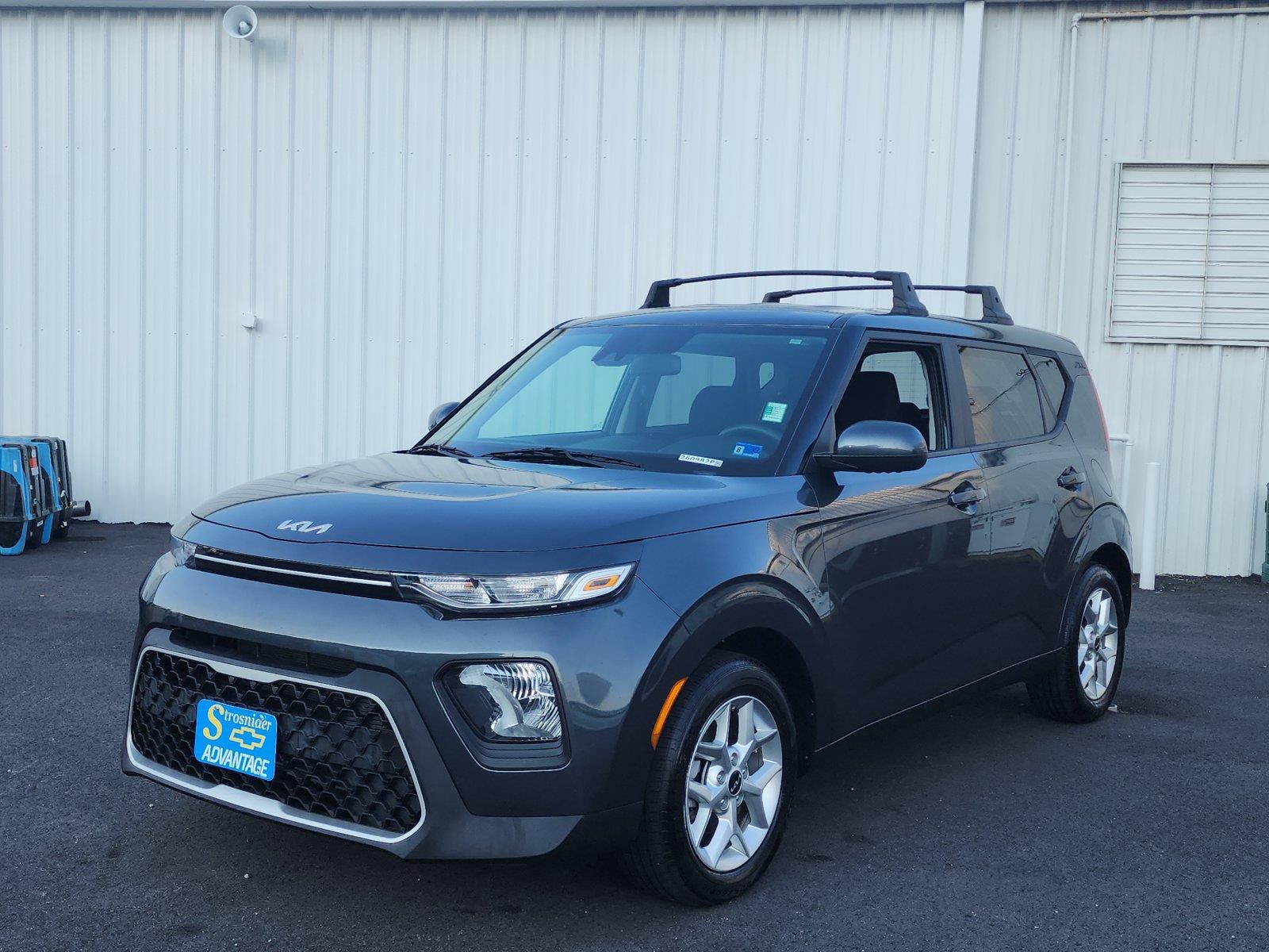 Gravity Gray 2022 Kia Soul SUV / Crossover Front-Wheel Drive Continuously Variable Transmission