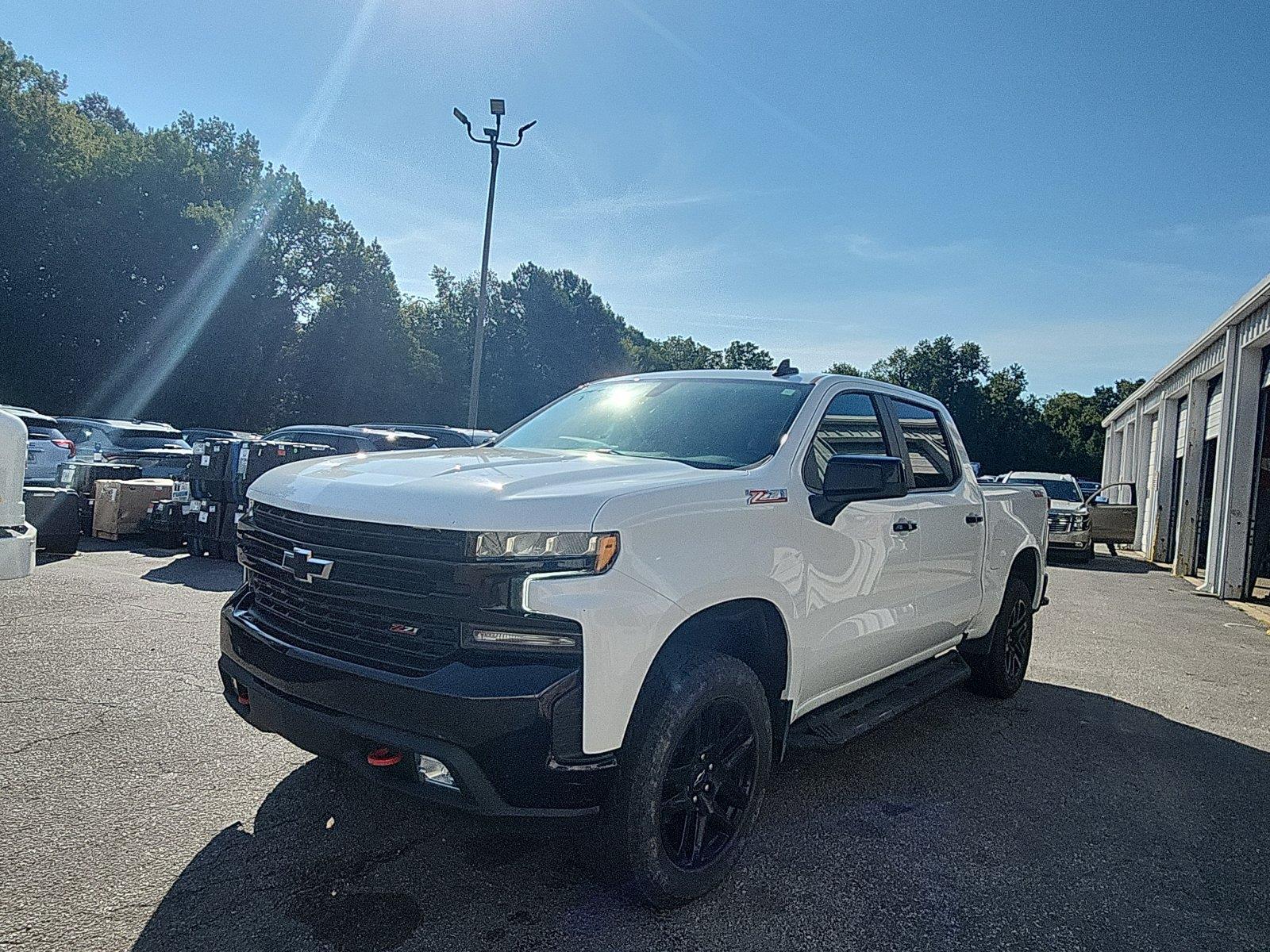 Summit White 2021 Chevrolet Silverado 1500 Pickup Truck Four-Wheel Drive Automatic