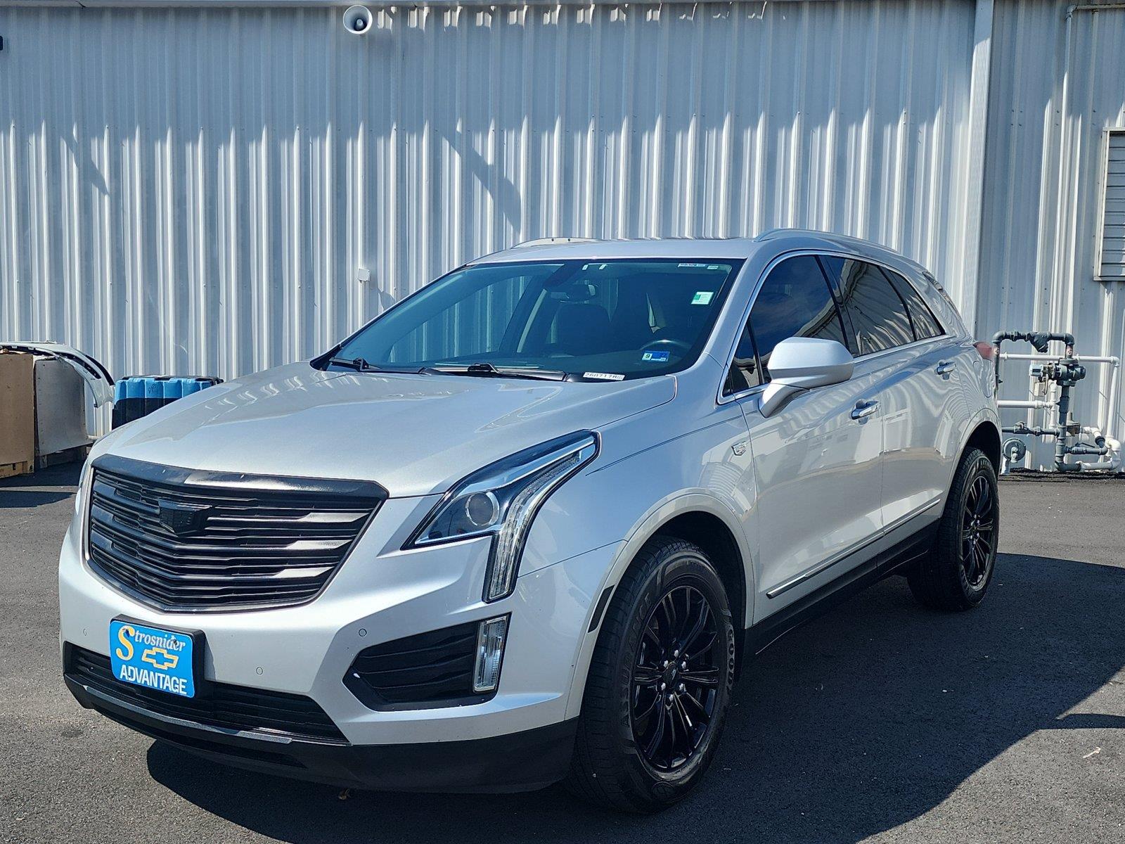 Radiant Silver Metallic 2017 Cadillac XT5 SUV / Crossover Front-Wheel Drive 8-Speed Automatic
