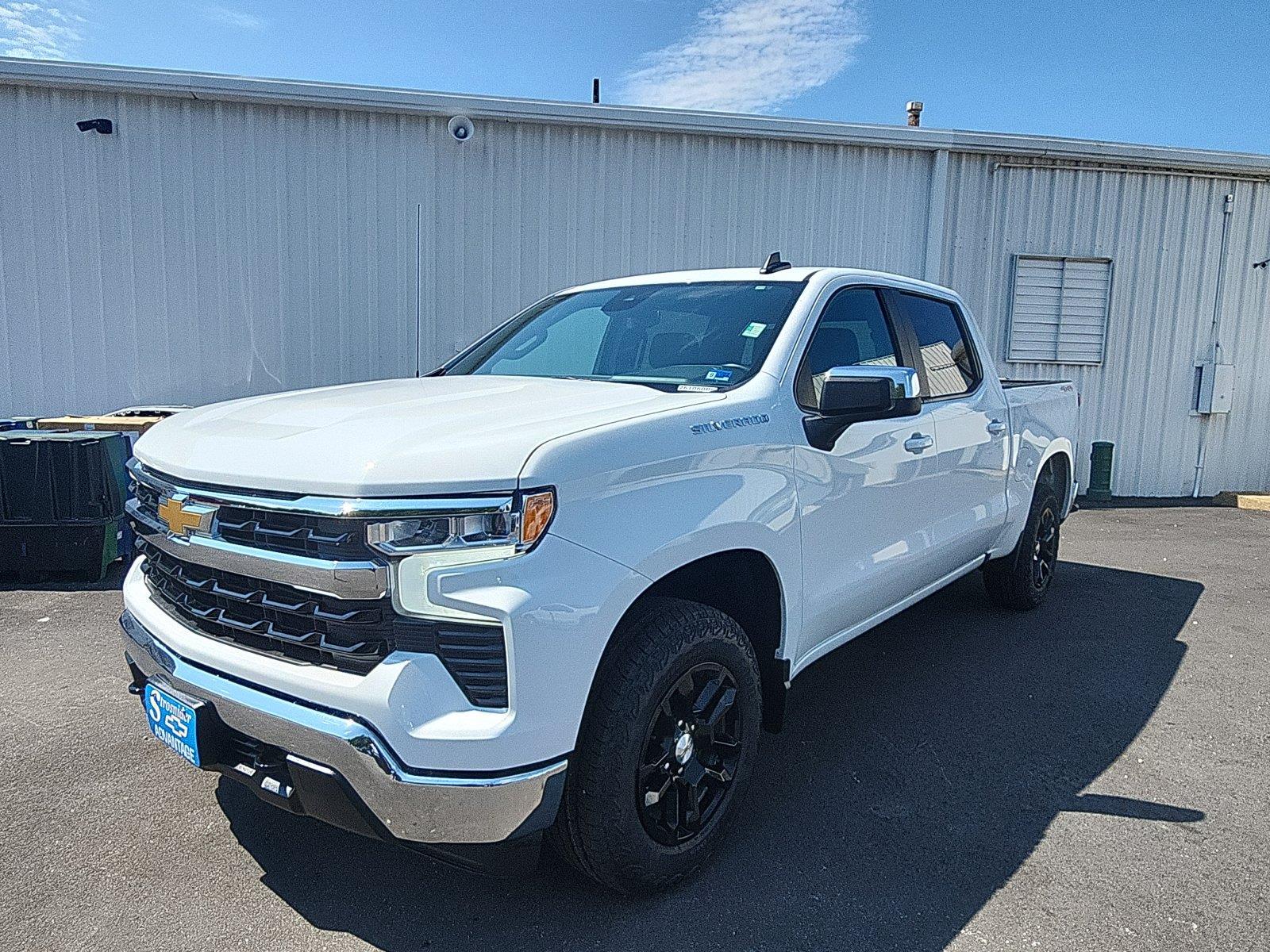 Summit White 2024 Chevrolet Silverado 1500 Pickup Truck Four-Wheel Drive 8-Speed Automatic