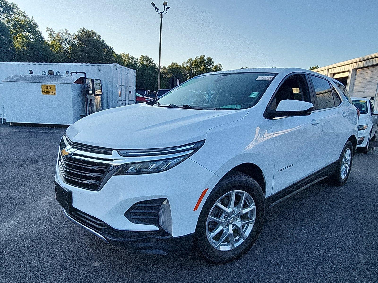 Summit White 2022 Chevrolet Equinox SUV / Crossover Front-Wheel Drive 6-Speed Automatic Overdrive
