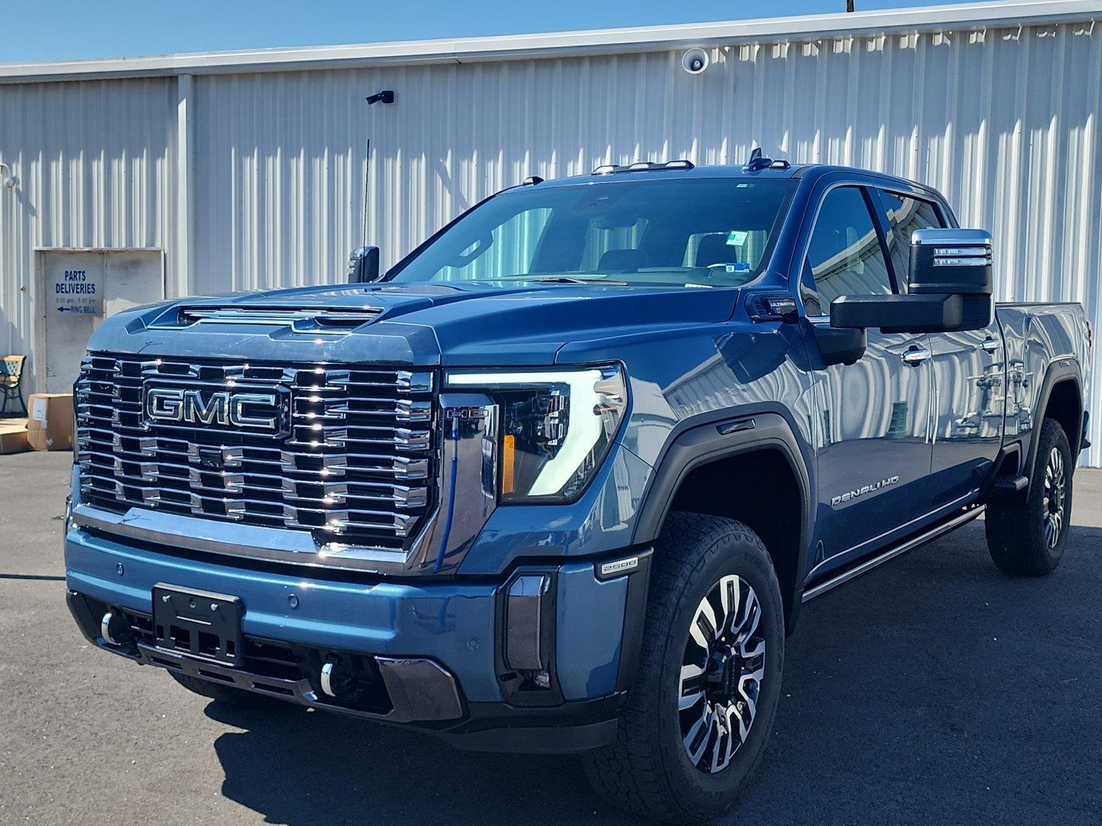 2024 GMC Sierra 2500HD Denali Ultimate Crew Cab 4WD