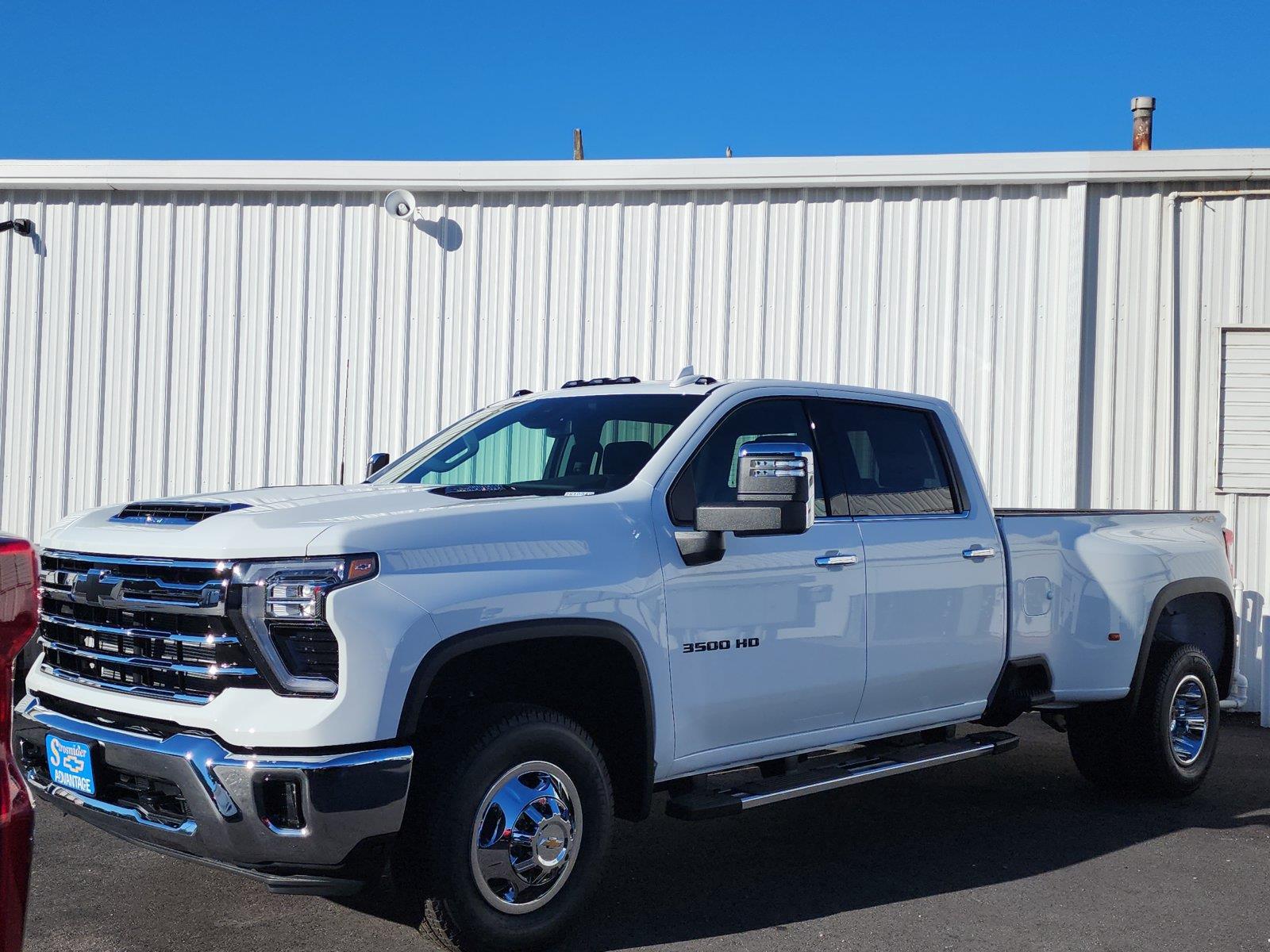 Summit White 2026 Chevrolet Silverado 3500HD Pickup Truck Four-Wheel Drive Automatic