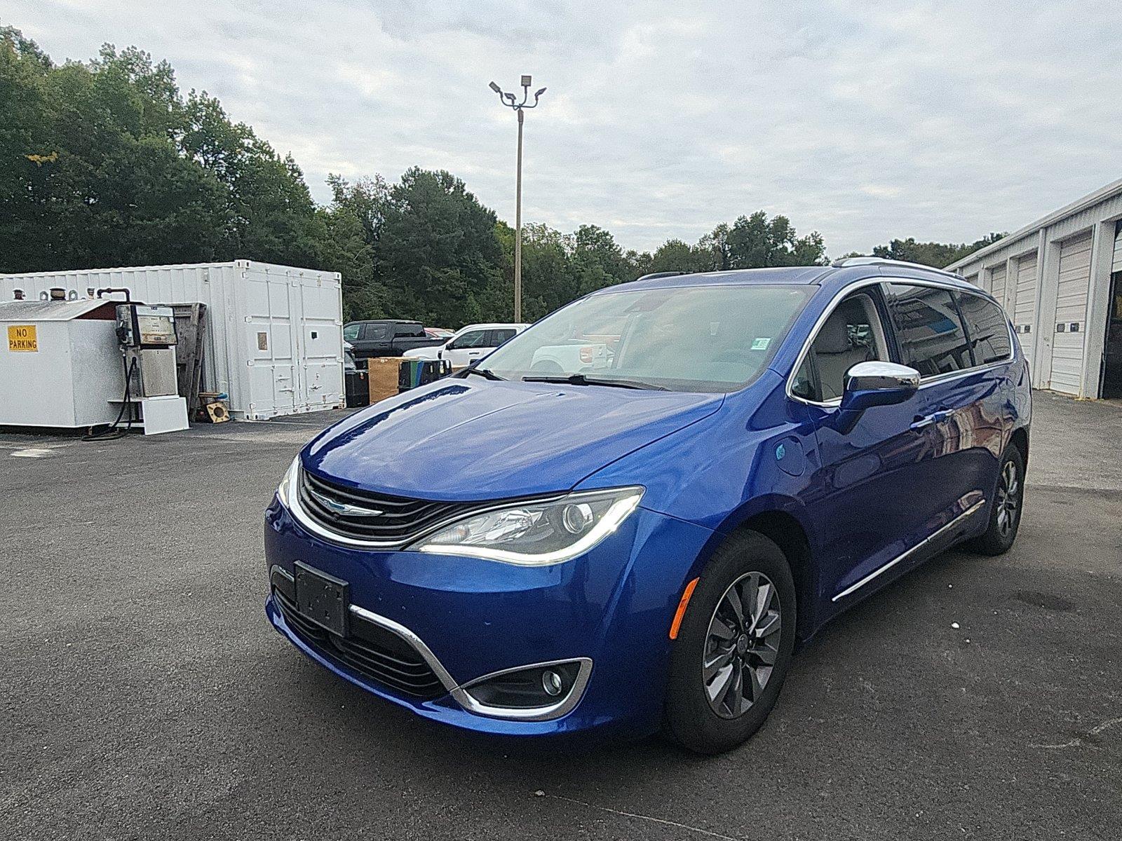 Ocean Blue Metallic 2019 Chrysler Pacifica Hybrid Minivan Front-Wheel Drive Automatic