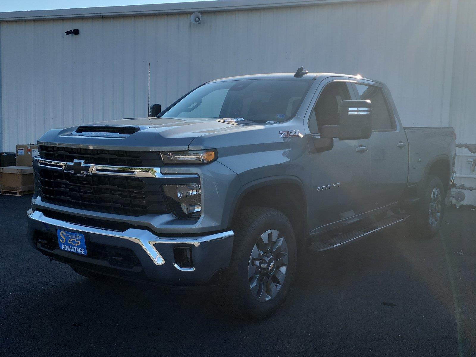Sterling Gray Metallic 2026 Chevrolet Silverado 2500HD Pickup Truck Four-Wheel Drive Automatic
