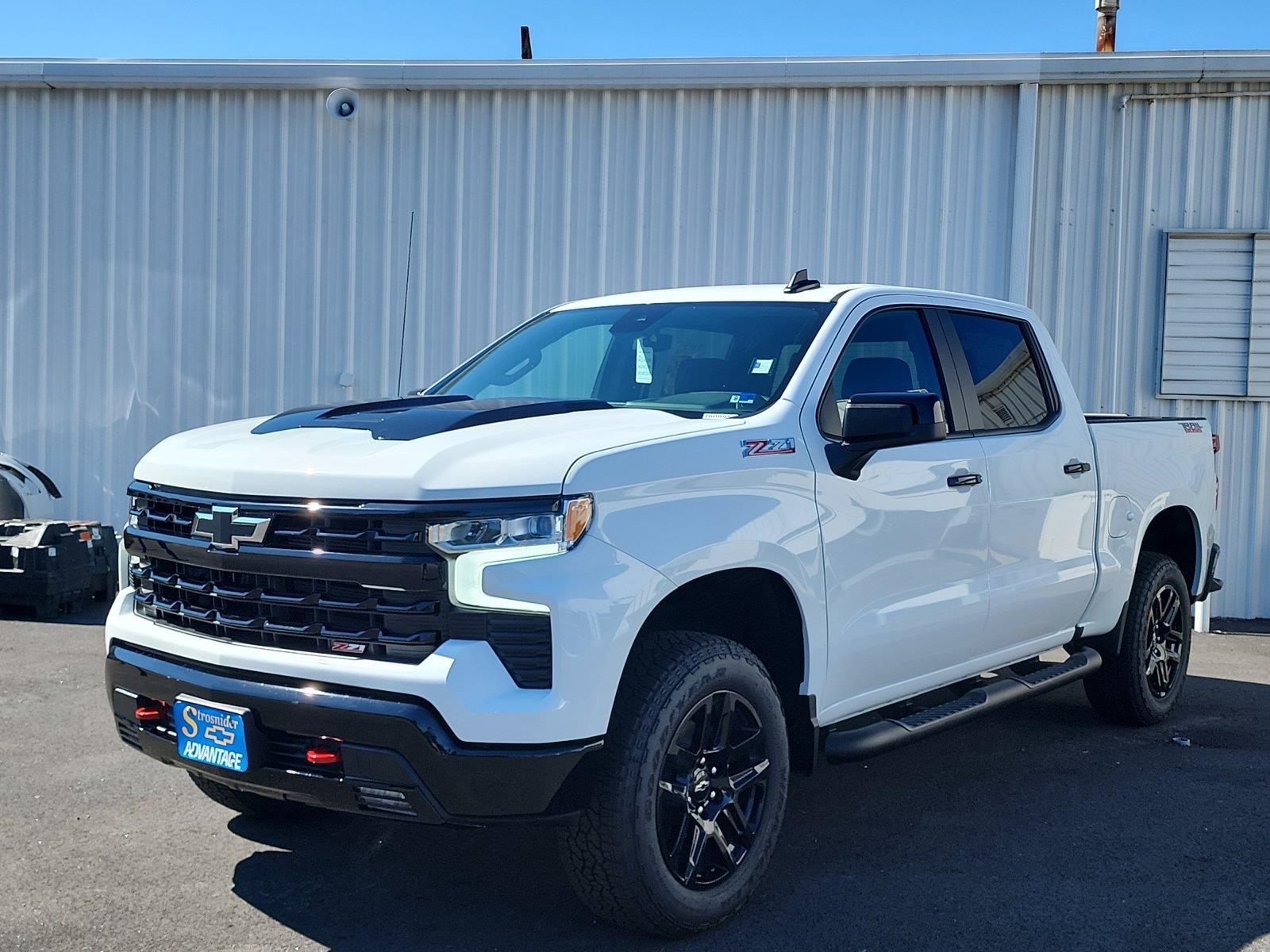 Summit White 2026 Chevrolet Silverado 1500 Pickup Truck Four-Wheel Drive Automatic