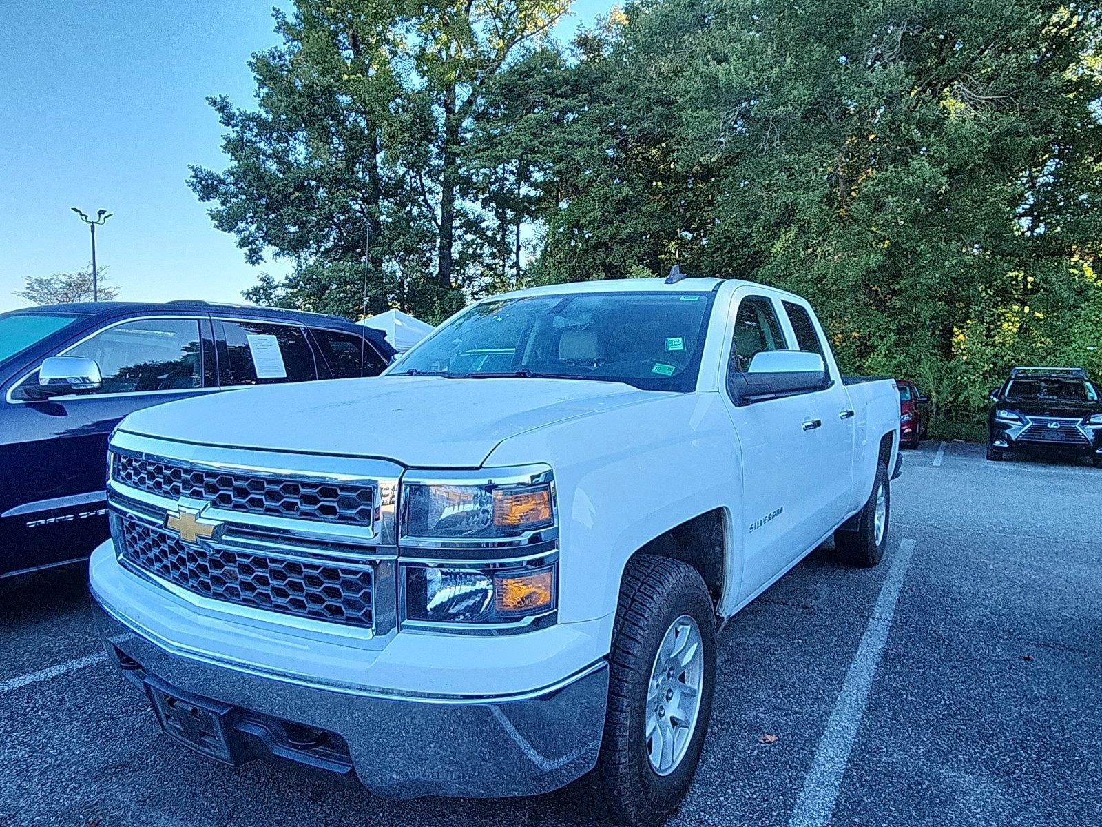 Summit White 2015 Chevrolet Silverado 1500 Pickup Truck Four-Wheel Drive 6-Speed Automatic