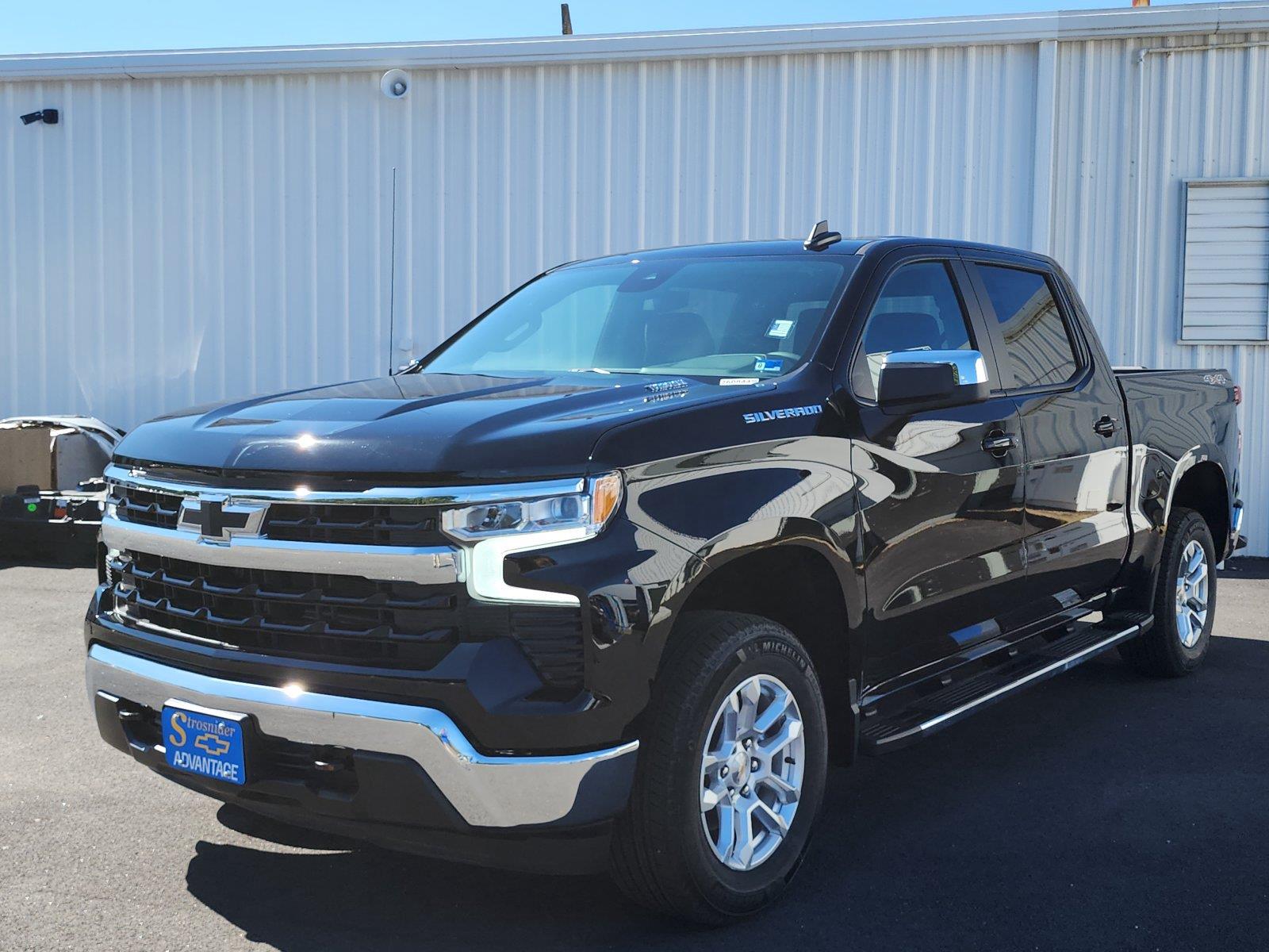 Black 2026 Chevrolet Silverado 1500 Pickup Truck Four-Wheel Drive 8-Speed Automatic