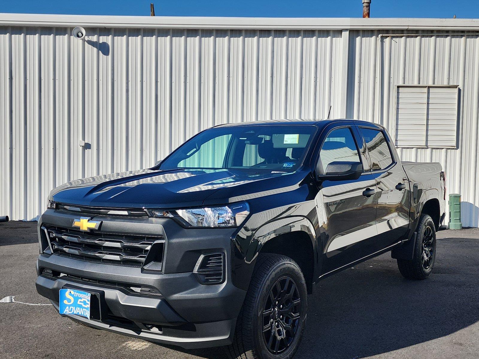 Black 2026 Chevrolet Colorado Pickup Truck Four-Wheel Drive 8-Speed Automatic
