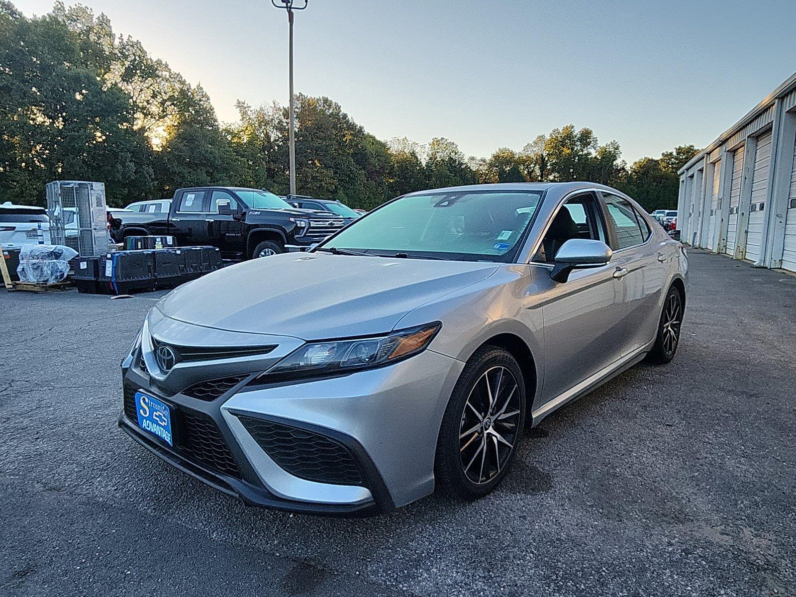 Celestial Silver Metallic 2022 Toyota Camry Sedan Front-Wheel Drive Automatic