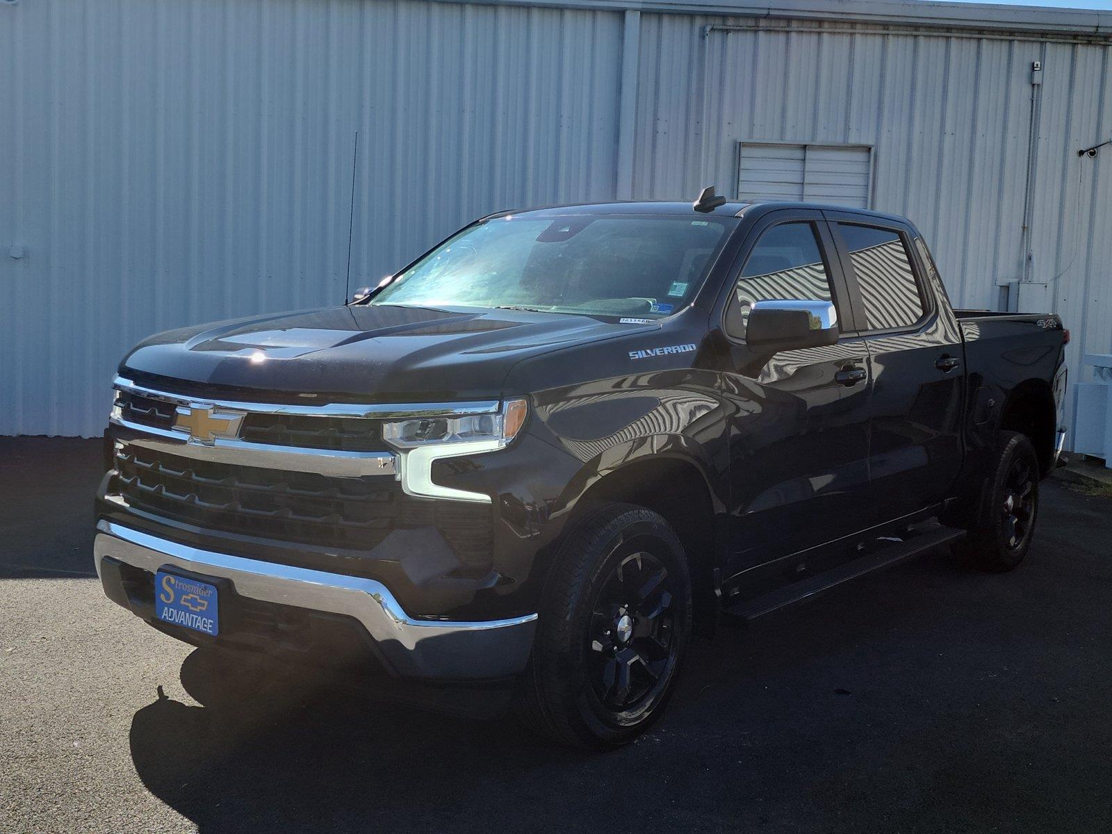 Black 2023 Chevrolet Silverado 1500 Pickup Truck Four-Wheel Drive 8-Speed Automatic