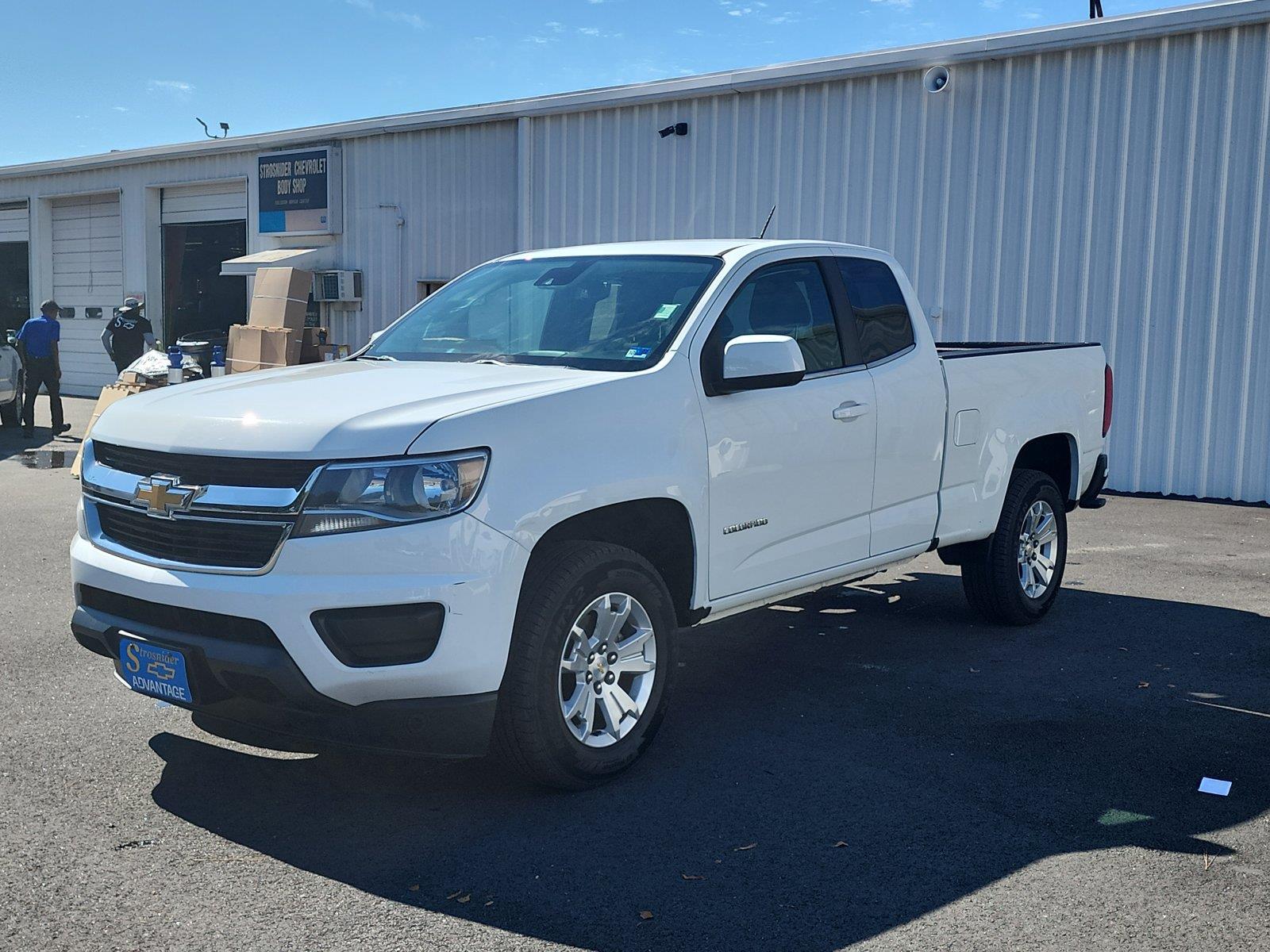 Summit White 2020 Chevrolet Colorado Pickup Truck 4X2 6-Speed Automatic