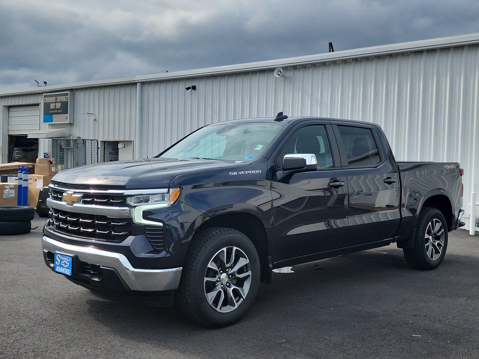 Dark Ash Metallic 2024 Chevrolet Silverado 1500 Pickup Truck Four-Wheel Drive 8-Speed Automatic