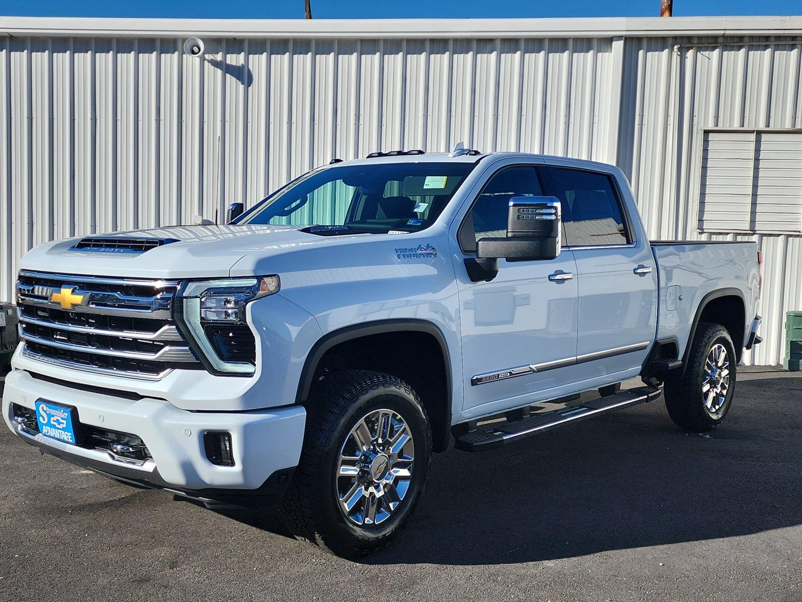 Polar White Tricoat 2026 Chevrolet Silverado 2500HD Pickup Truck Four-Wheel Drive Automatic