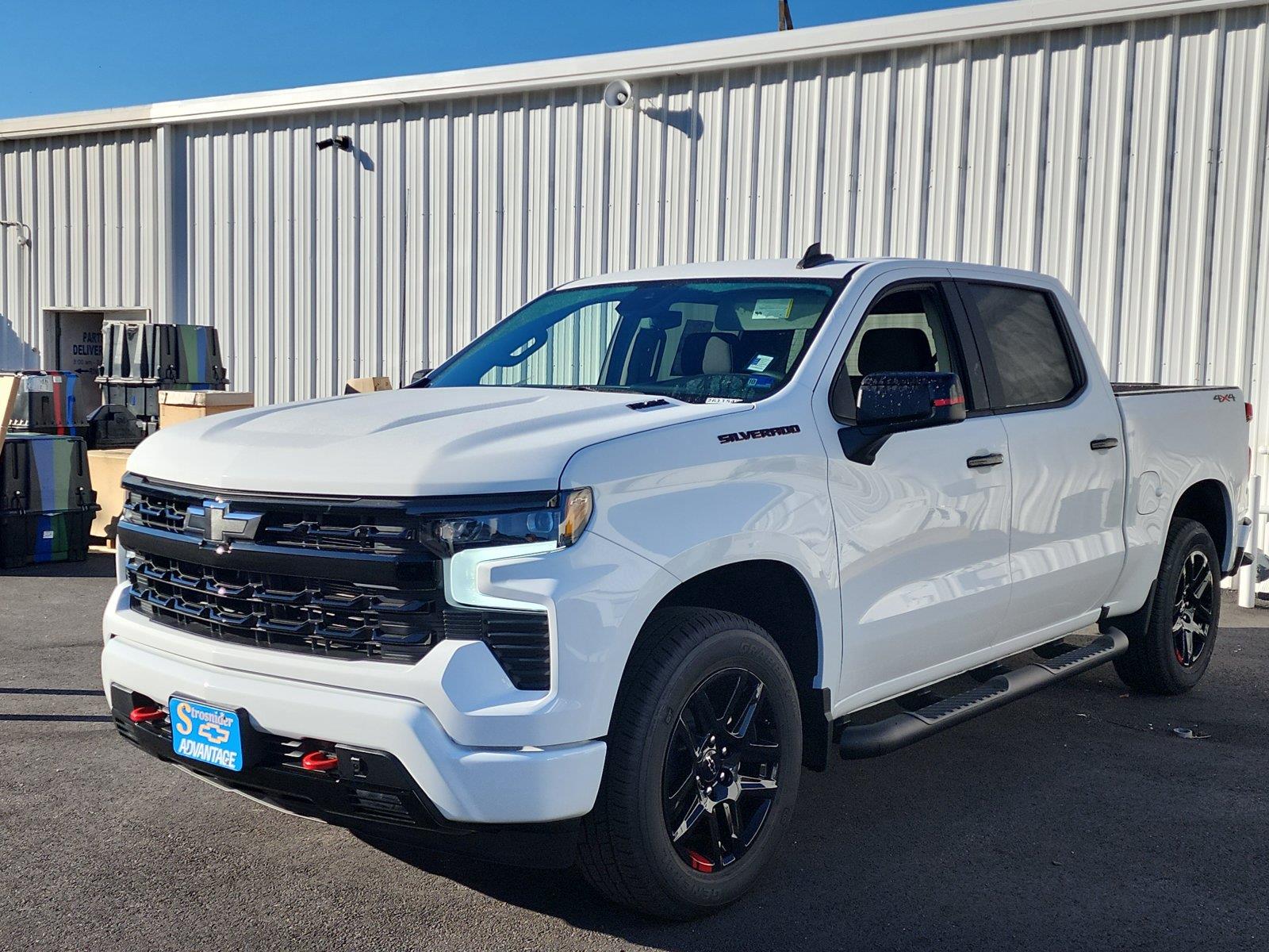 Summit White 2026 Chevrolet Silverado 1500 Pickup Truck Four-Wheel Drive Automatic