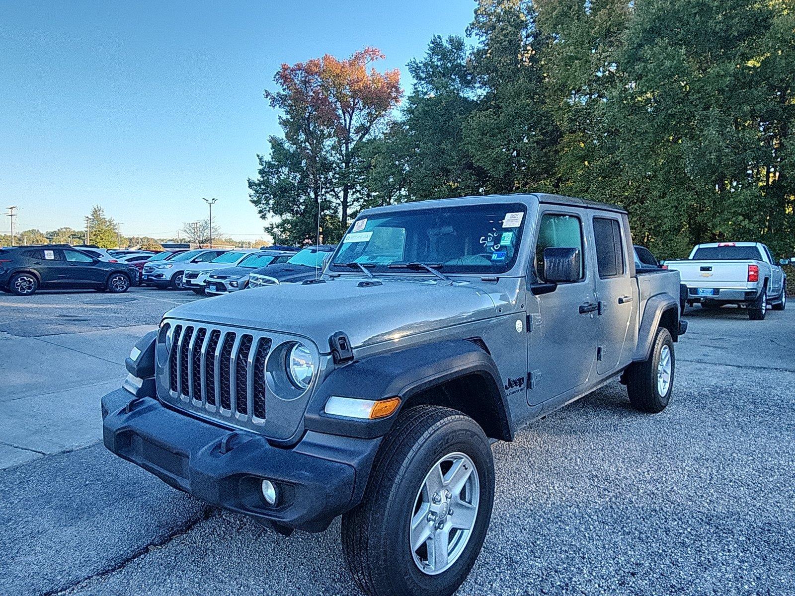 2020 Jeep Gladiator Sport S Crew Cab 4WD