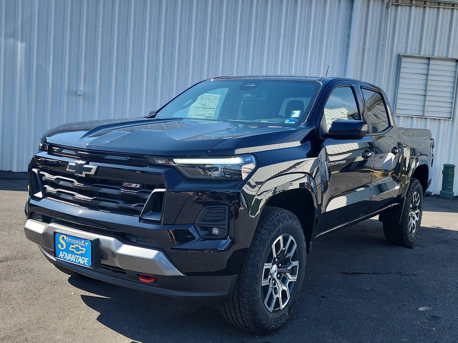 Black 2026 Chevrolet Colorado Pickup Truck Four-Wheel Drive 8-Speed Automatic