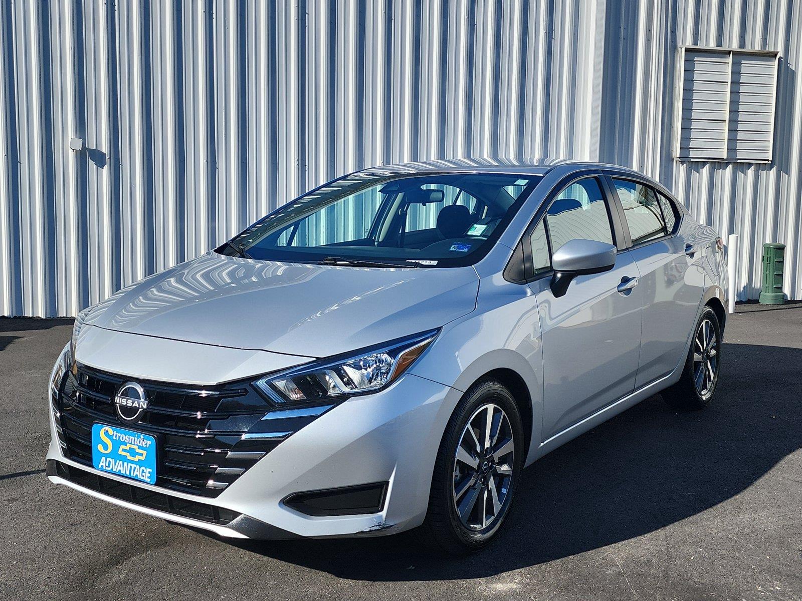 2023 Nissan Versa SV FWD