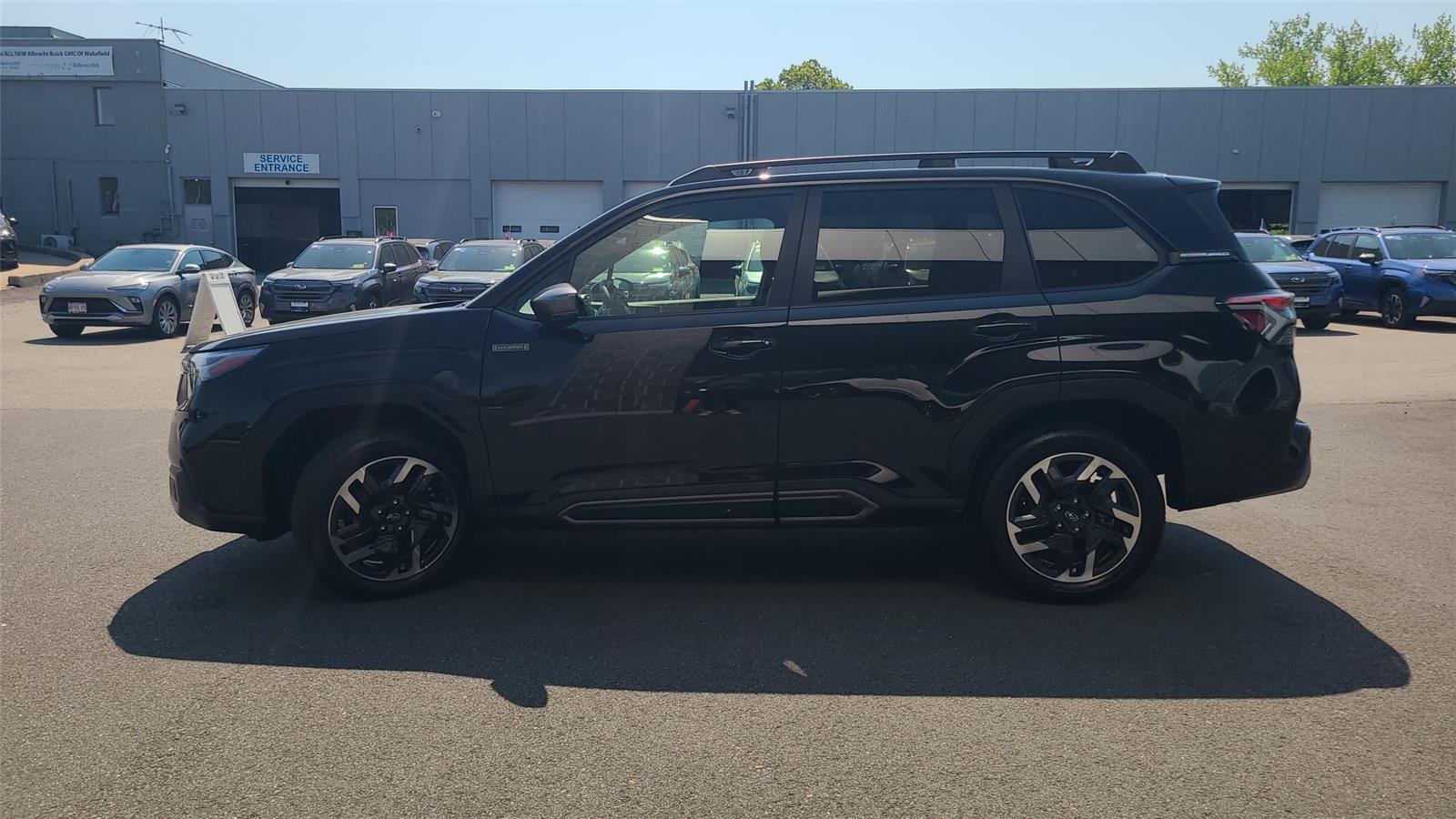 View vehicle photo 4