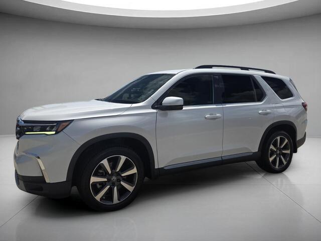 Platinum White Pearl 2025 Honda Pilot SUV / Crossover Front-Wheel Drive Automatic