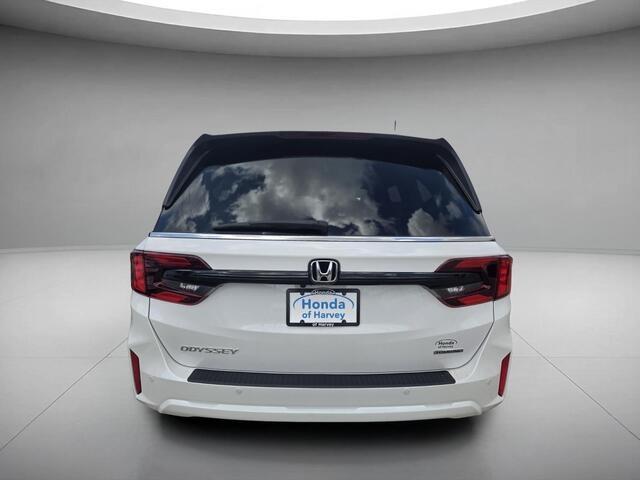New 2026 Platinum White Pearl Honda Touring image 4