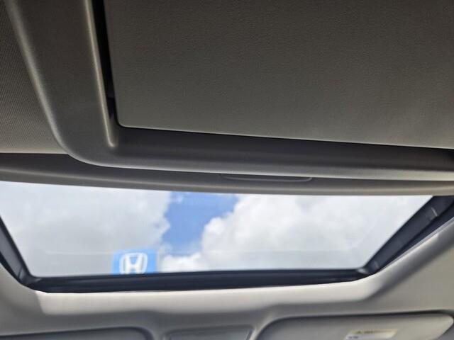 New 2026 Platinum White Pearl Honda Touring image 22