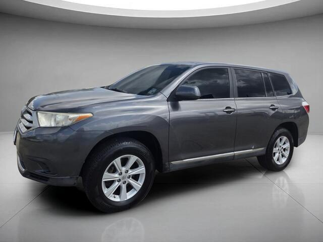 Magnetic Gray Metallic 2013 Toyota Highlander SUV / Crossover Front-Wheel Drive Automatic