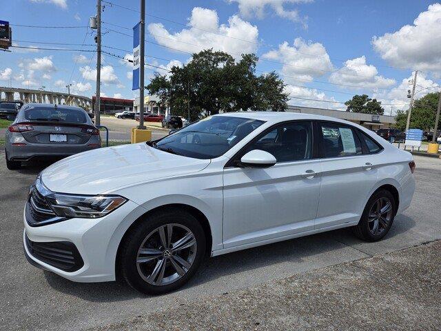 Opal White Pearl 2024 Volkswagen Jetta Sedan Front-Wheel Drive Automatic