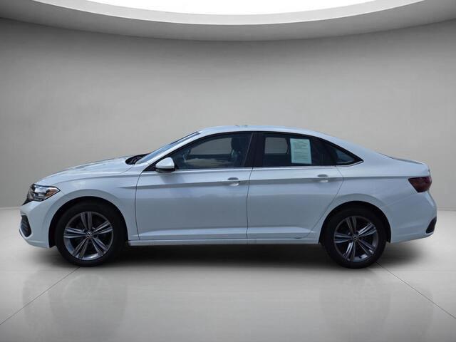 Used 2024 Opal White Pearl Volkswagen SE image 2