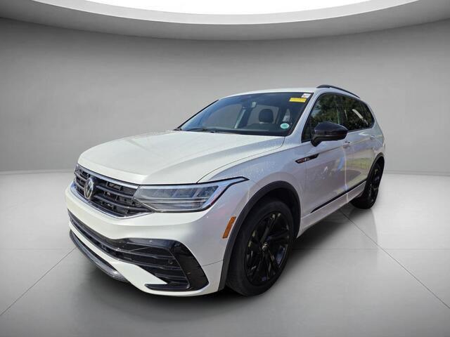 Opal White Pearl 2024 Volkswagen Tiguan SUV / Crossover Front-Wheel Drive Automatic