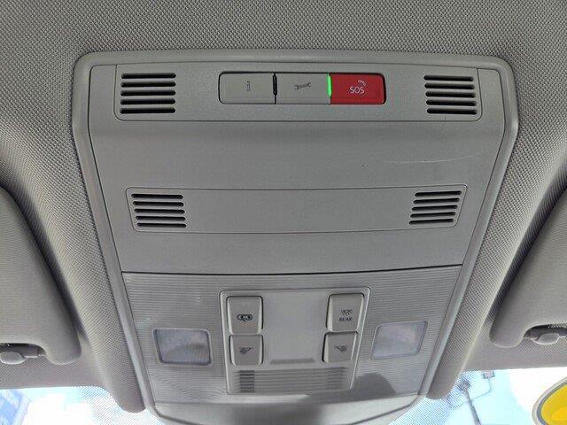 Used 2024 Opal White Pearl Volkswagen SE image 18