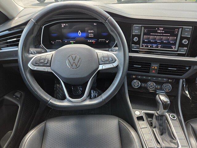 Used 2024 Opal White Pearl Volkswagen SE image 21