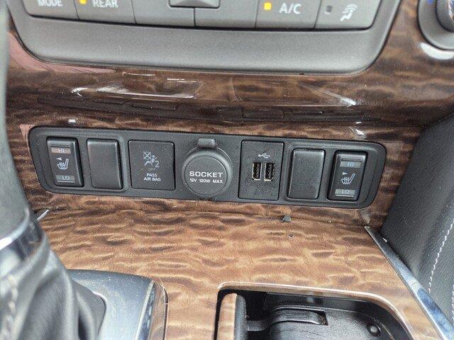 Used 2018 Forged Copper Nissan SL image 18
