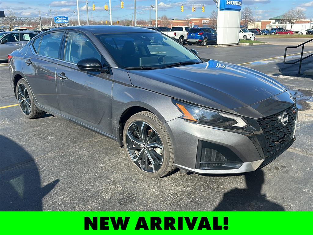 Gray (Gun Metallic) 2025 Nissan Altima 2.5 SR AWD Sedan All-Wheel Drive Continuously Variable Transmission