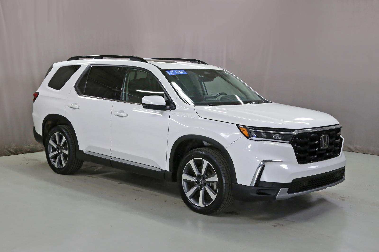 Platinum White Pearl 2024 Honda Pilot Touring AWD SUV / Crossover All-Wheel Drive Automatic