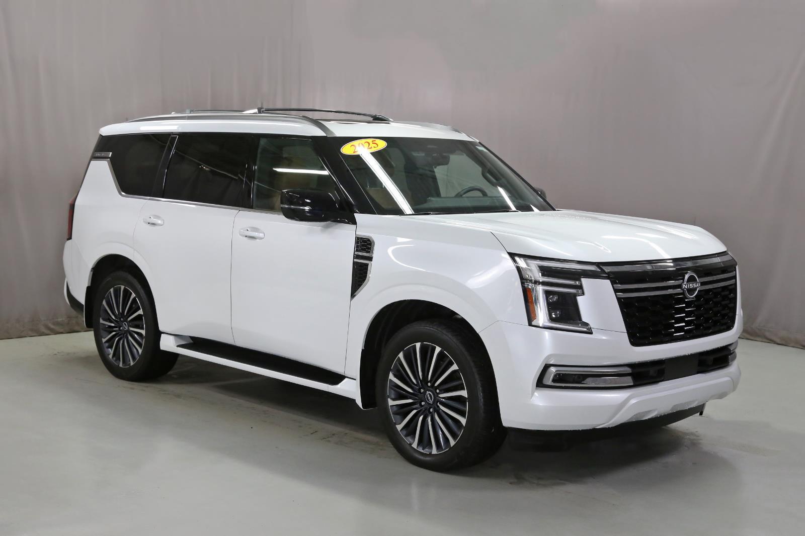 Everest White Pearl 2025 Nissan Armada Platinum Reserve 4WD SUV / Crossover Four-Wheel Drive Automatic