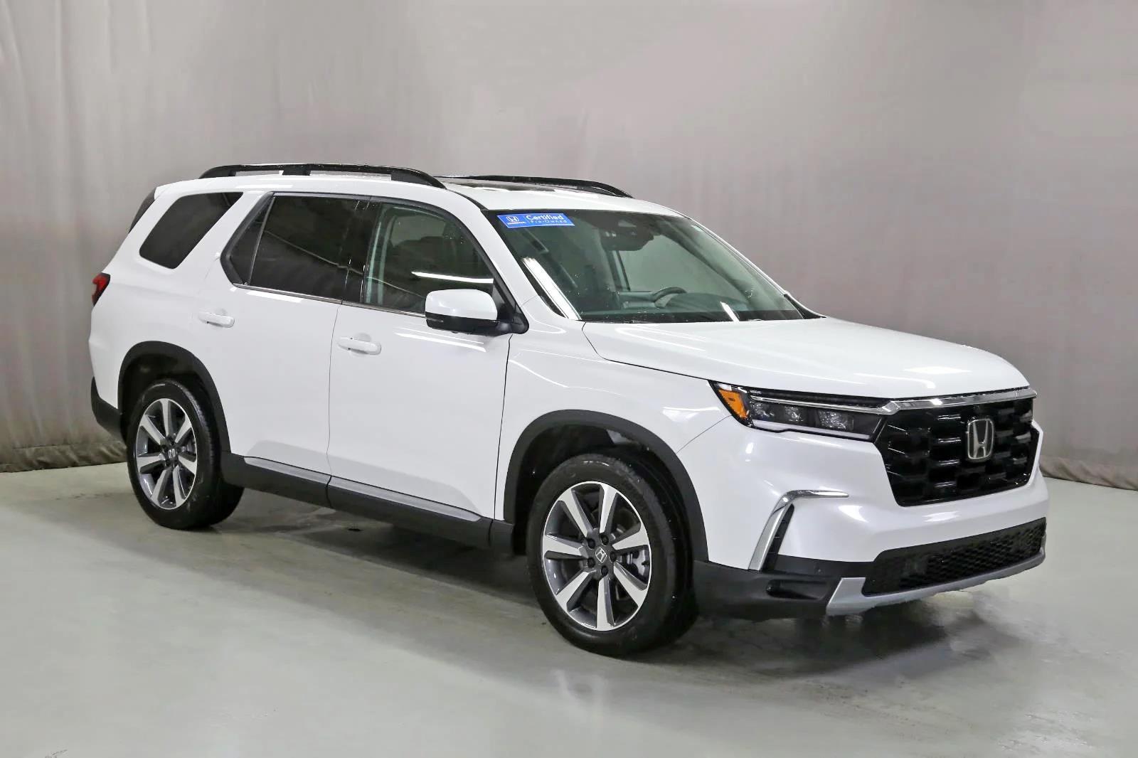 Platinum White Pearl 2025 Honda Pilot Elite AWD SUV / Crossover All-Wheel Drive Automatic